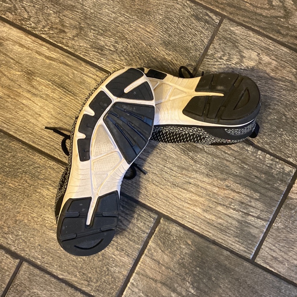 Vionic shoe - Picture 4 of 6